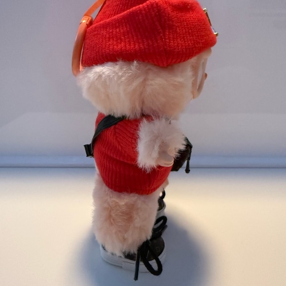 Labubu outfit with sneakers and pouch (no doll) - Picture 3 of 6